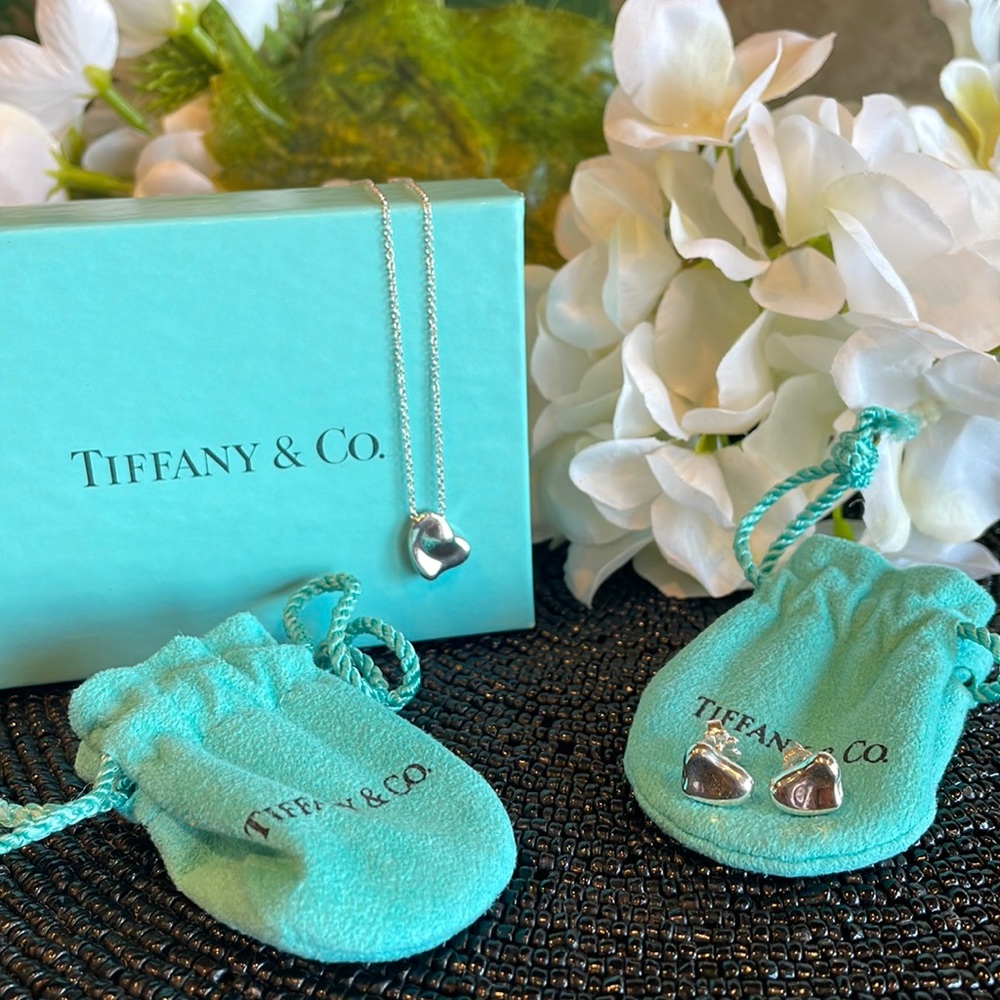 Tiffany & Co Classic Heart Bean Style Necklace and Earring Set